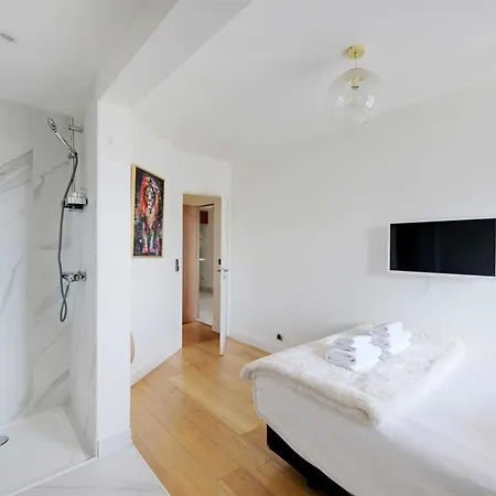 Modern - 3br-6p - *